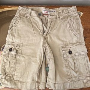 American Eagle Outfitters khaki cargo shorts